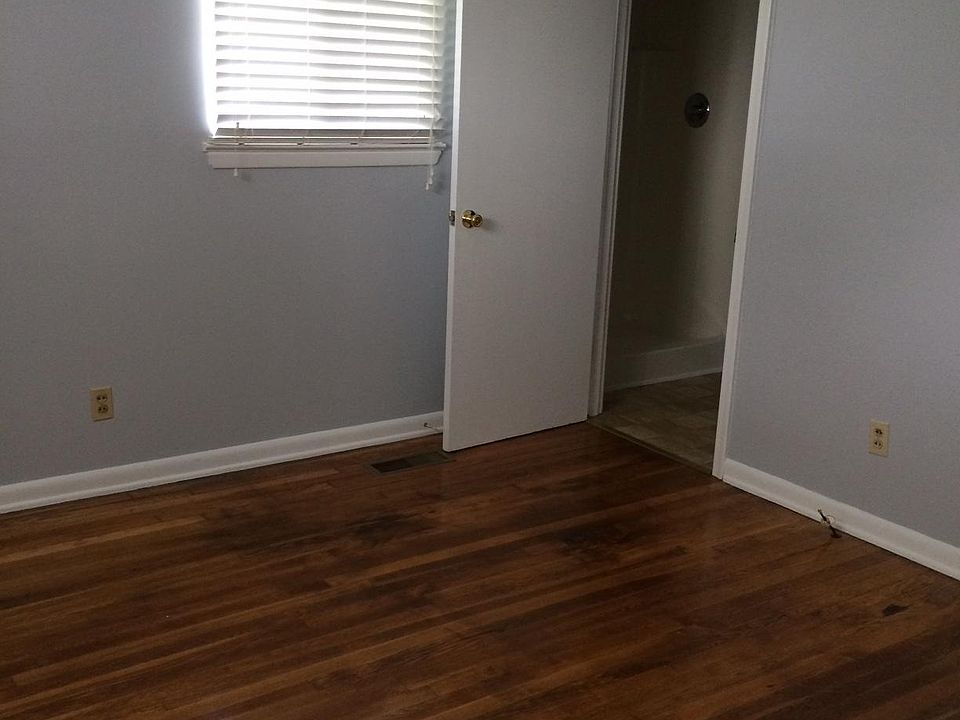 bedroom with adjoining bath