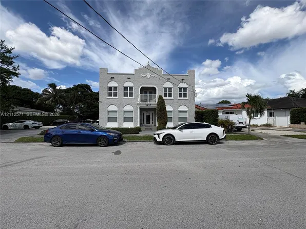 3237 SW 4th St APT 12, Miami, FL 33135