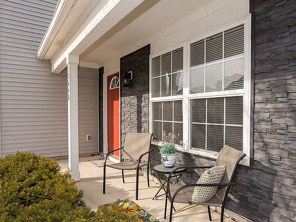 3rd image of 12440 Deerview Dr