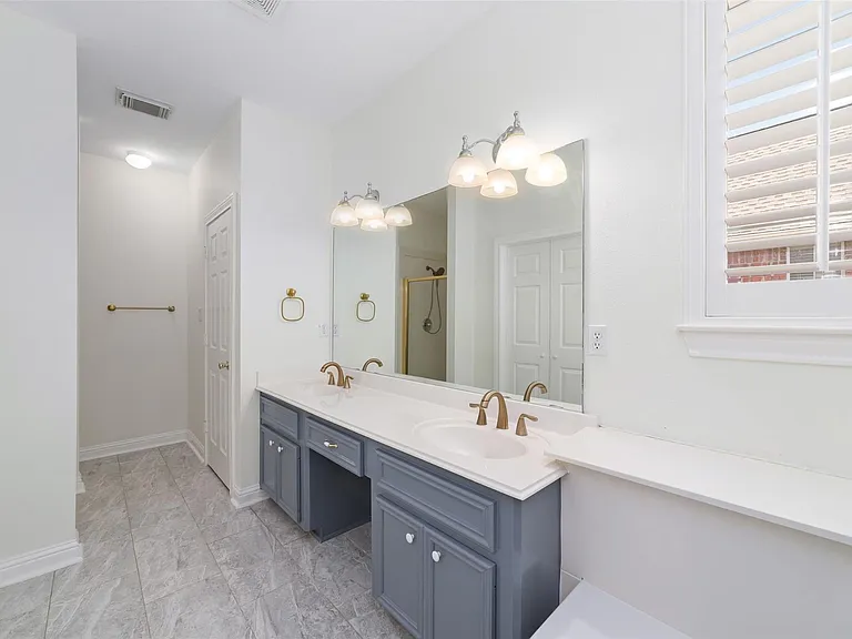 1408 S Friendswood Dr #804 — Photo 18
