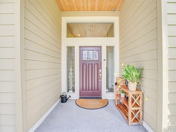 3rd image of 13501 185th Avenue Ct E