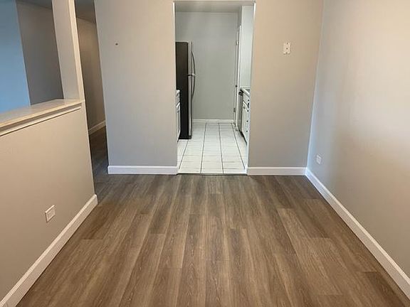 3rd image of 5641 W 103rd St APT 201