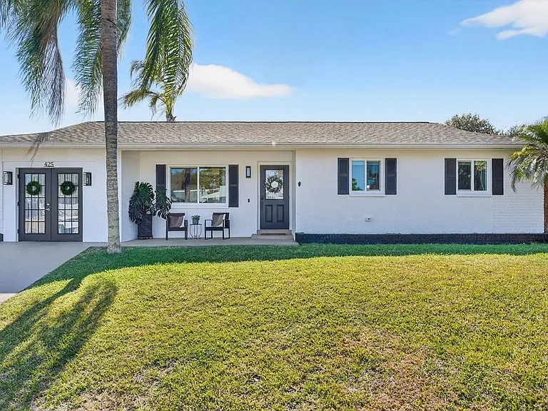425 Via Valencia Ct — Photo 33