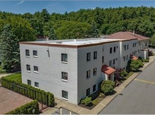 220 Fellsview Ter APT 222, Stoneham, MA 02180