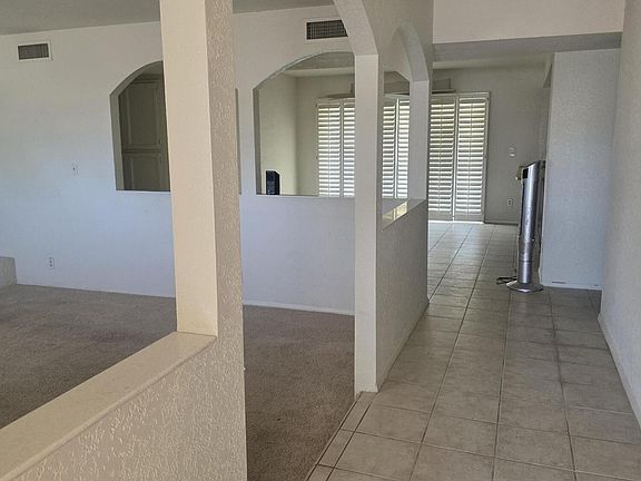 5th image of 2409 E Jensen Street