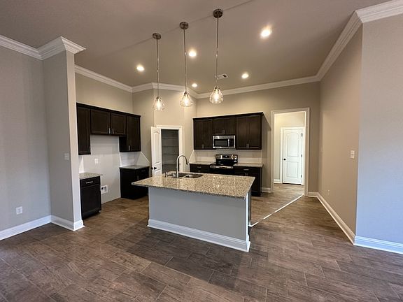3rd image of 214 Barclay Blvd