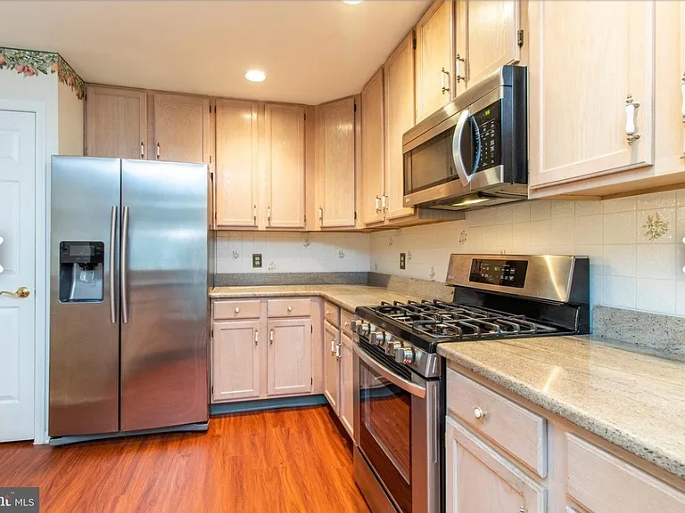 352 Glennbrook Way — Photo 10