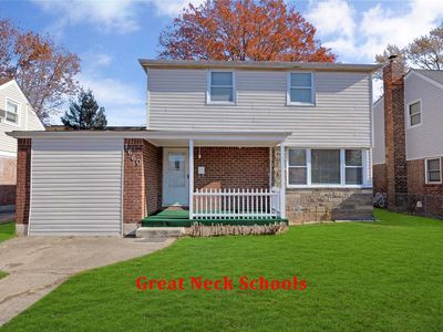 1660 Stewart Avenue, New Hyde Park, NY, 11040