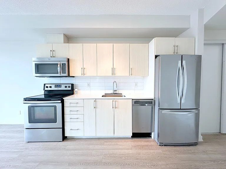 763 Woodbine Ave #404 — Photo 4
