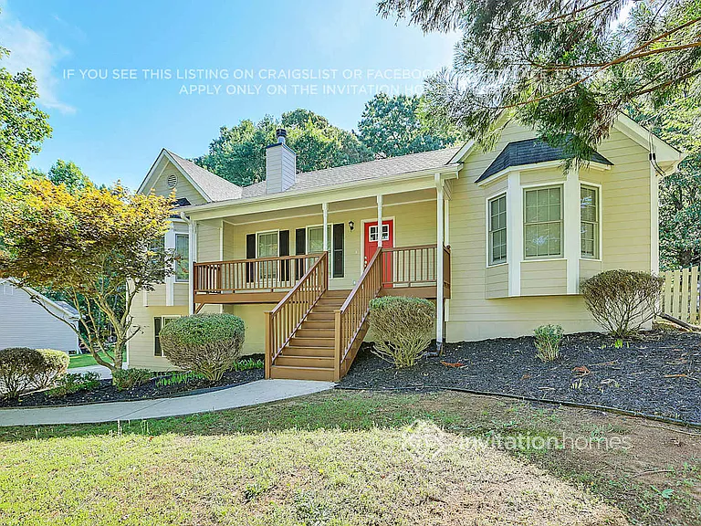 460 Austin Dr — Photo 3