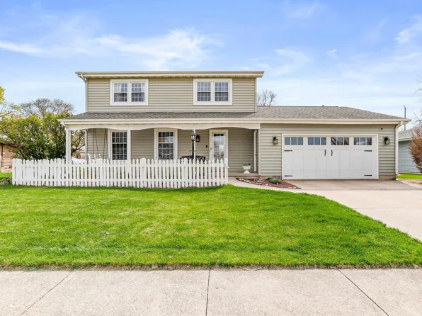 41 S Huron Dr, Janesville, WI 53545