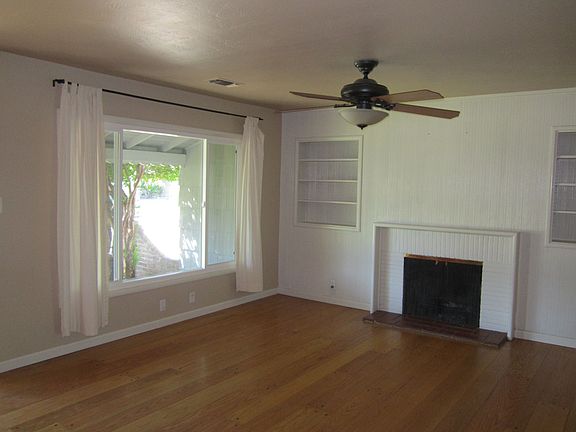 2nd image of 2440 Park Estates Dr