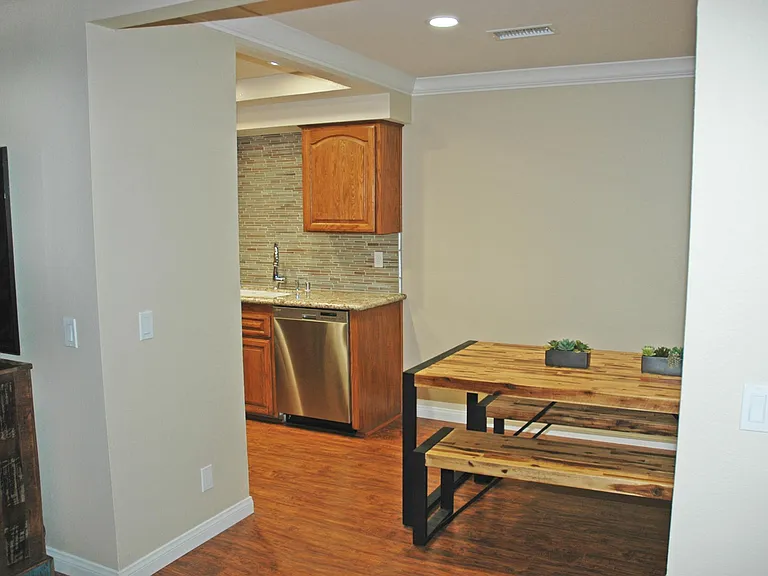 964 W Lamark Ln — Photo 7