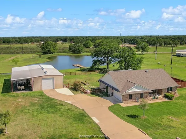6152 Whitetail Ln, Bryan, TX 77808