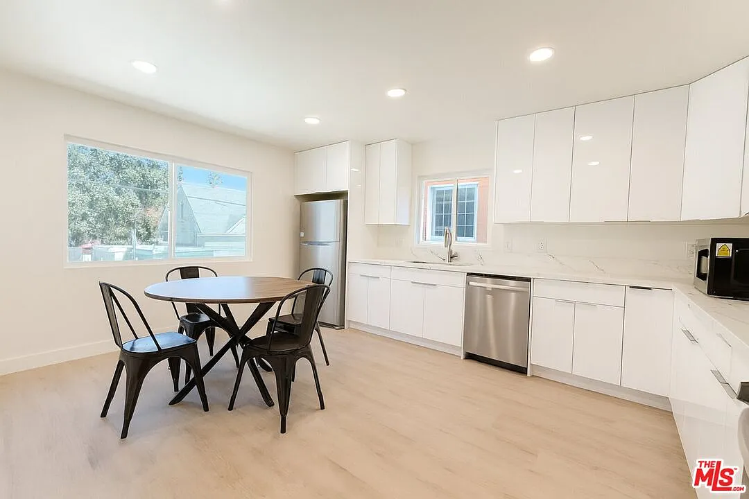 4 bed, 2.0 bath, 1200 sqft, $4,950 — Photo 4