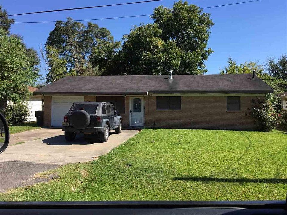 1st image of 395 Smelker St