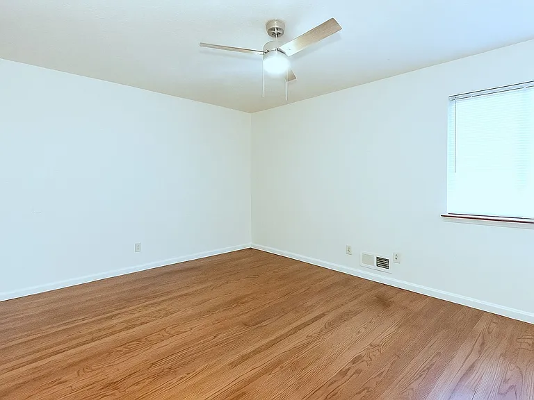 1169 Hillcrest Ct — Photo 17