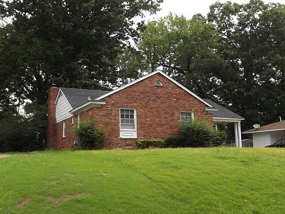 3rd image of 1440 Whitney Ave