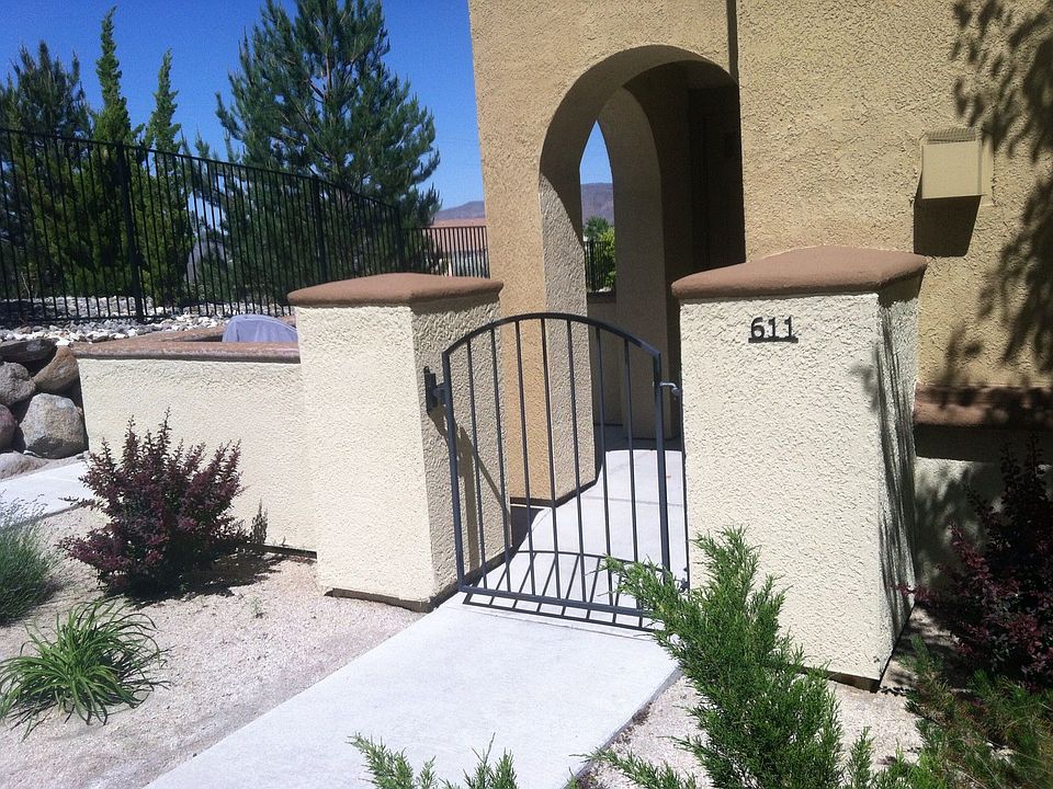 Entrance to #611