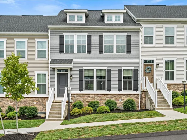 105 Moyer Hill Dr, Cranberry Township, PA 16066