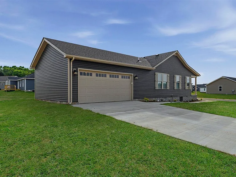 498 Tundra Ave — Photo 4