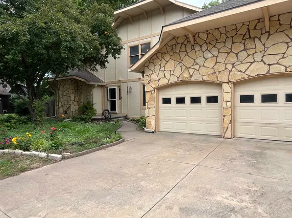 3261 N Hood Ct, Wichita, KS 67204