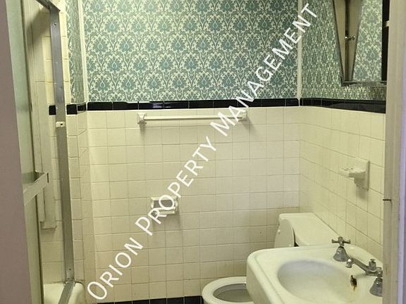 4th image of 218 S Rogers St Unit B