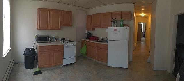 2nd image of 1552 Tremont St
