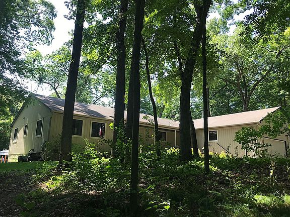 2nd image of 1921 Woodsman Dr