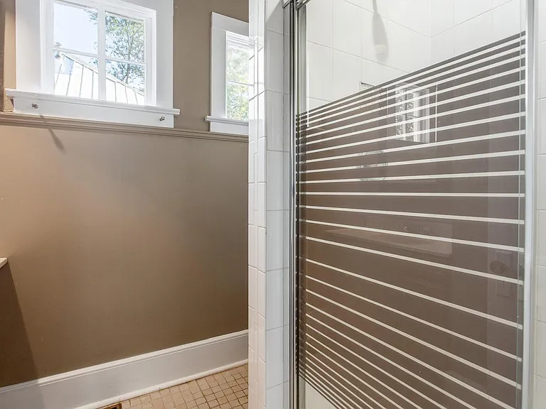 1002 Center St NW #B — Photo 17
