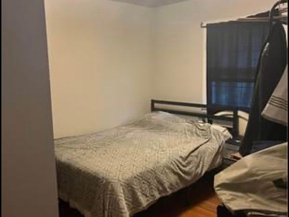 3rd image of 3016 Valley Dr