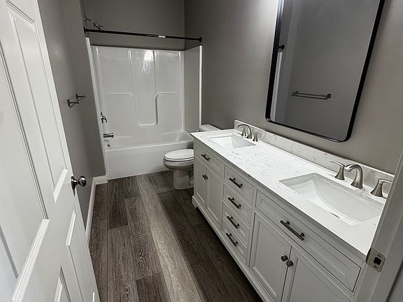 5th image of 102 Muddy Springs Ln #200
