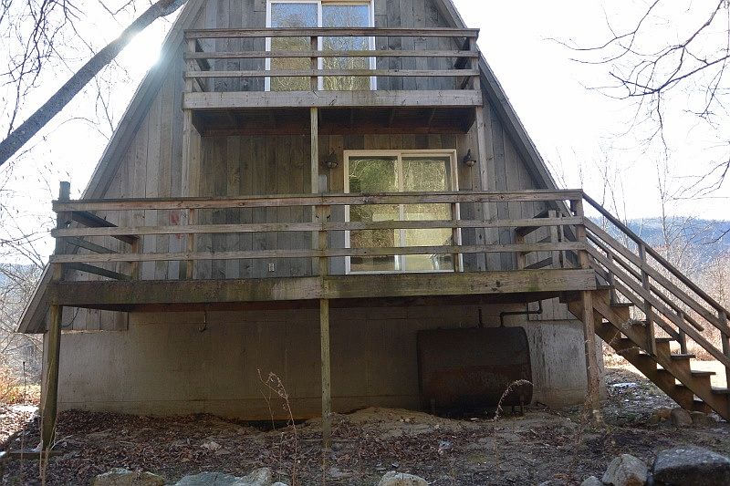 2nd image of 110 Emery St