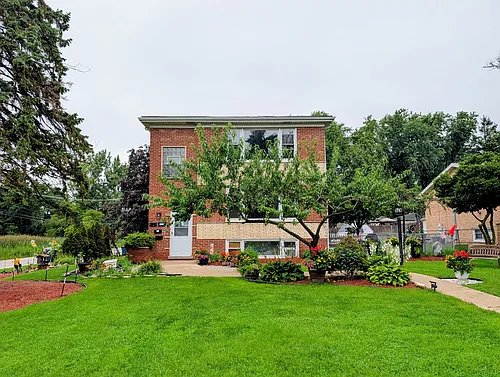 16W780 57th Ct #1 Photo 1