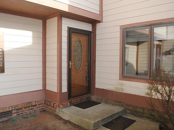 2nd image of 583 Cielo Vista Ct