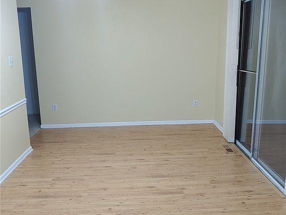 5th image of 9034 Wiencek Rd