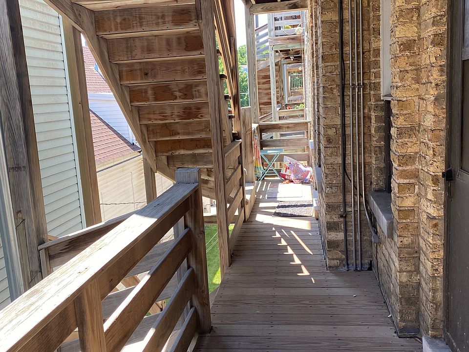 1st image of 4424 N Seeley Ave #0B-1Ba-550Sqft