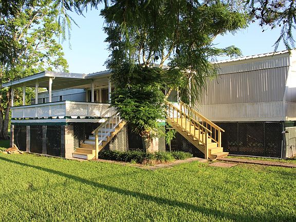 3rd image of 443 Ashland Dr
