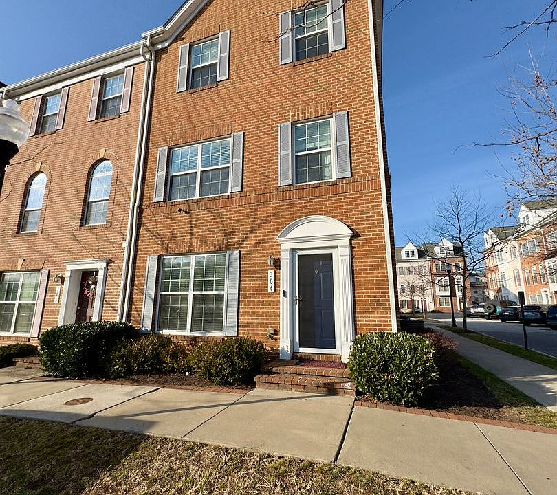 1st image of 304 Parkin St