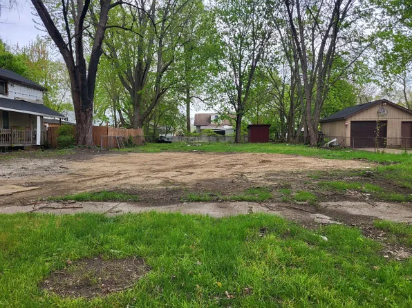 631 N 6th St, Niles, MI 49120