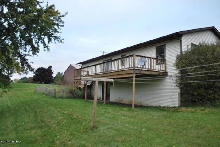 2nd image of 5801 Duncan Lake Rd