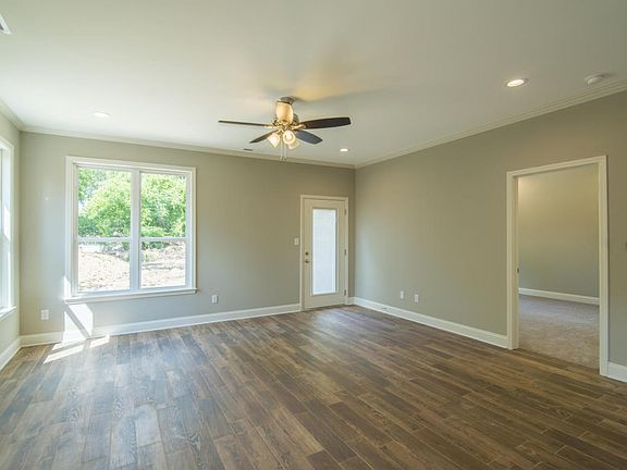 4th image of 3813 Kingwood Cir #16