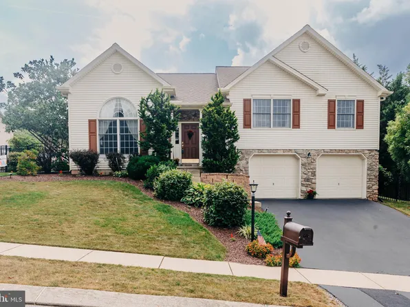 40 Scarlet Oak Dr, Etters, PA 17319