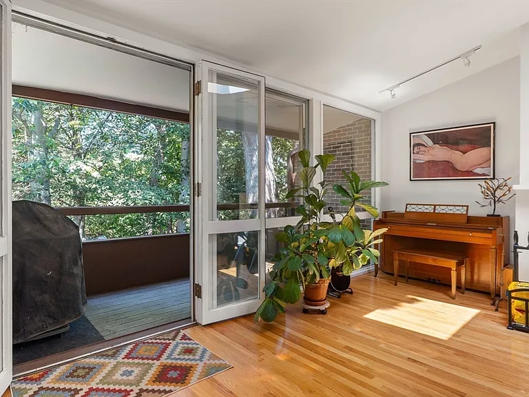 241 Perkins St #H402 — Photo 7
