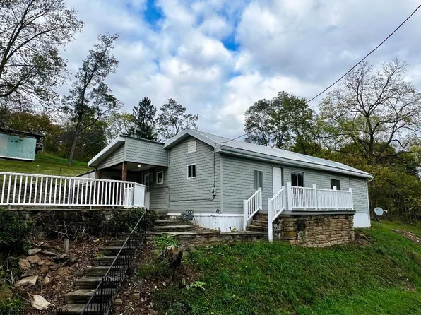 1037 Jefferson St, Blacksville, WV 26521