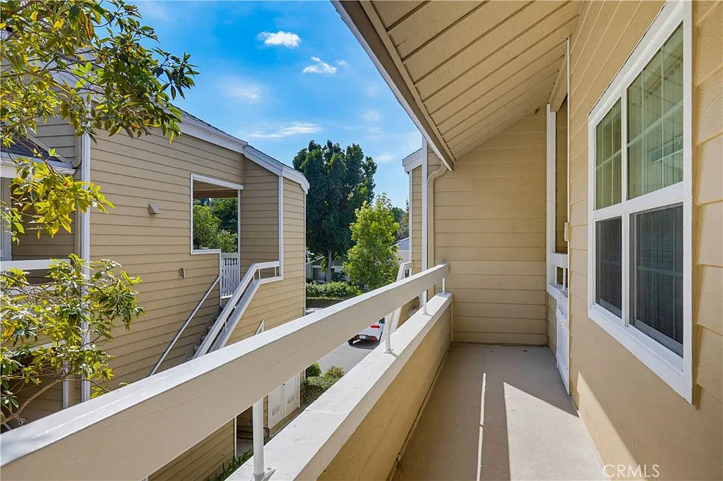 2 bed, 1566 sqft, $3,500 — Photo 4
