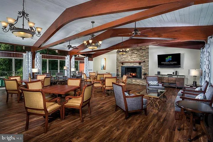 2 bed, 1109 sqft, $1,988 — Photo 4