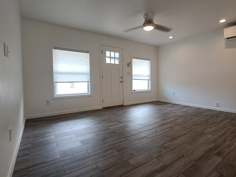 580 N Main St — Photo 9