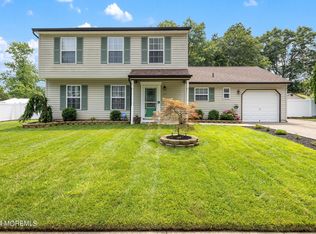 942 McGuire Dr, Toms River, NJ