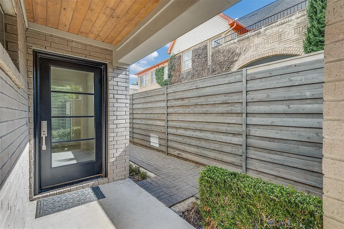 Building Photo - 3205 Rosedale Ave #2